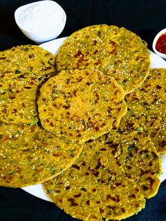 "बाजरा मेथी ना ढेबरा" (Bajra Methi Na Dhebra Recipe In Marathi) रेसिपी चे मुख्य फोटो