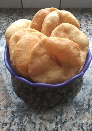 Una foto de Torta fritas de harina purezza con levadura para pizza😋😋