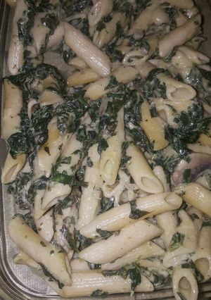 صورة لوصفة معكرونه بالفطر والسبانخ