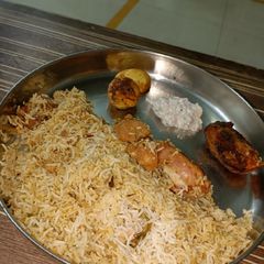 Hyderabadi chicken dum biryani A picture of Hyderabadi chicken dum biryani.