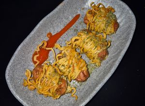 Foto resep Mie gulung sosis tanpa telur dengan parsley bubuk sederhana sat set cemilan anak