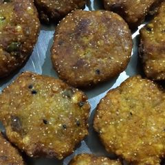 A picture of ওলের বড়া.