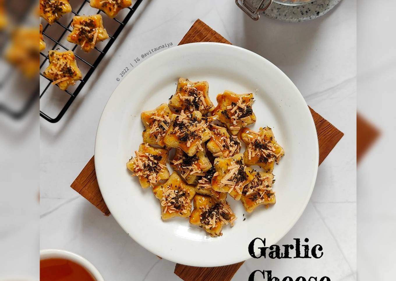 Garlic Cheese Cookies