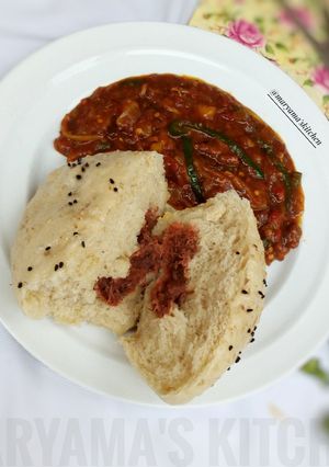 A picture of Meat stuffed alkhubus with potatoe vegetable shorba.