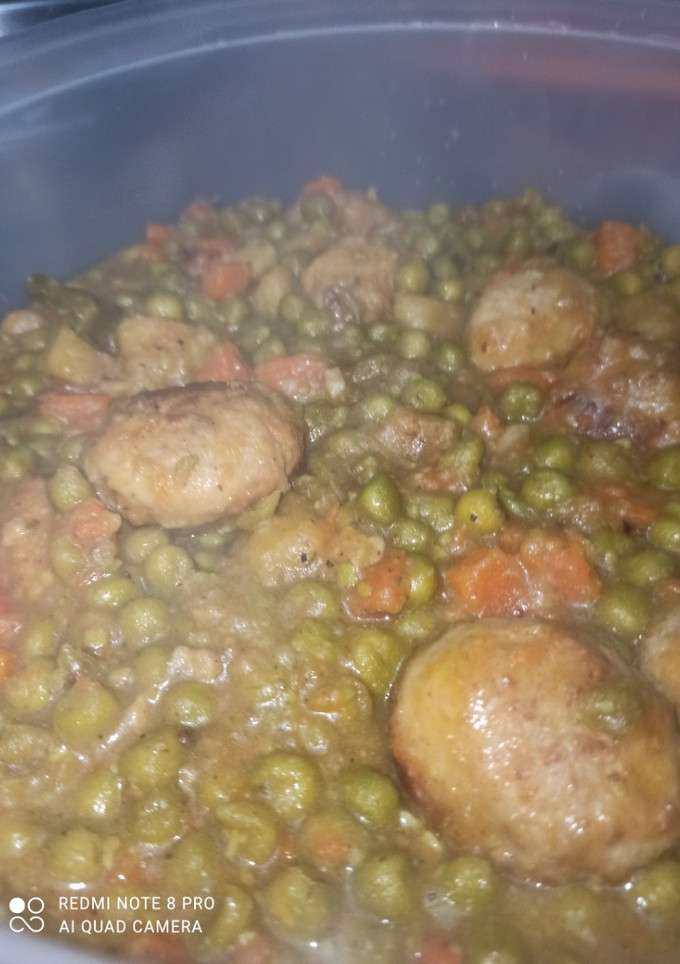 Una foto de Albóndigas a la jardinera