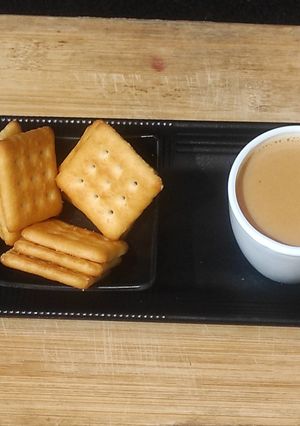 अदरक वाली चाय (Adrak wali chai recipe in hindi) रेसिपी मुख्य फोटो