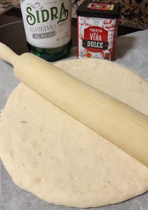 Una foto de Masa de pizza con masa madre, sidra y pimentón dulce