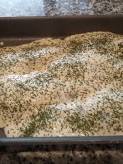 Una foto de Filetes de gallineta al horno con crema de soja y alioli