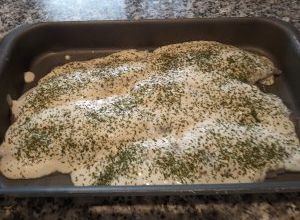Una foto de Filetes de gallineta al horno con crema de soja y alioli