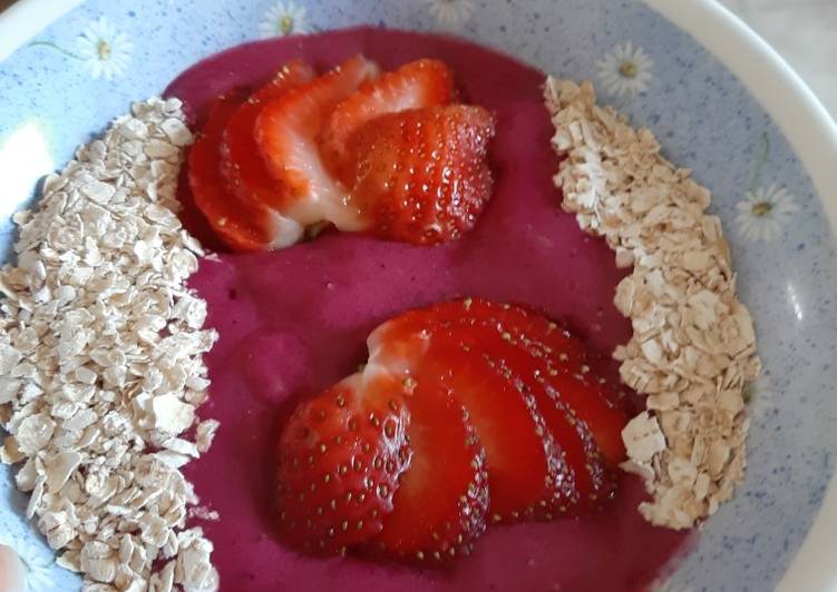 Bagaimana Membuat Banana dragon smoothie bowl, Lezat Sekali