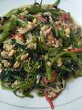 Cah kangkung tempe penyet