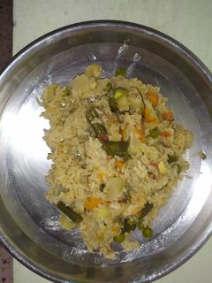 வெஜிடபிள் புலாவ் (Vegetable pulao recipe in tamil) செய்முறை முக்கிய புகைப்படம்