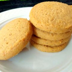 A picture of Rice, Coconut and oats cookies.