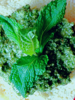 Una foto de Pesto con aguacate
