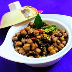 A picture of Gugni with kala chana.