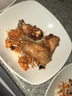 Una foto de Garbanzos fritos con pollo