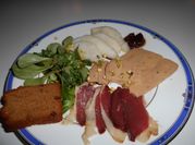 Une photo de foie gras au sel