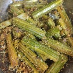 A picture of Moringa poriyal(drumstick fry).