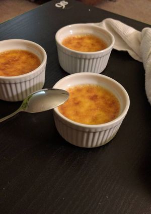 A picture of Crème brûlée.