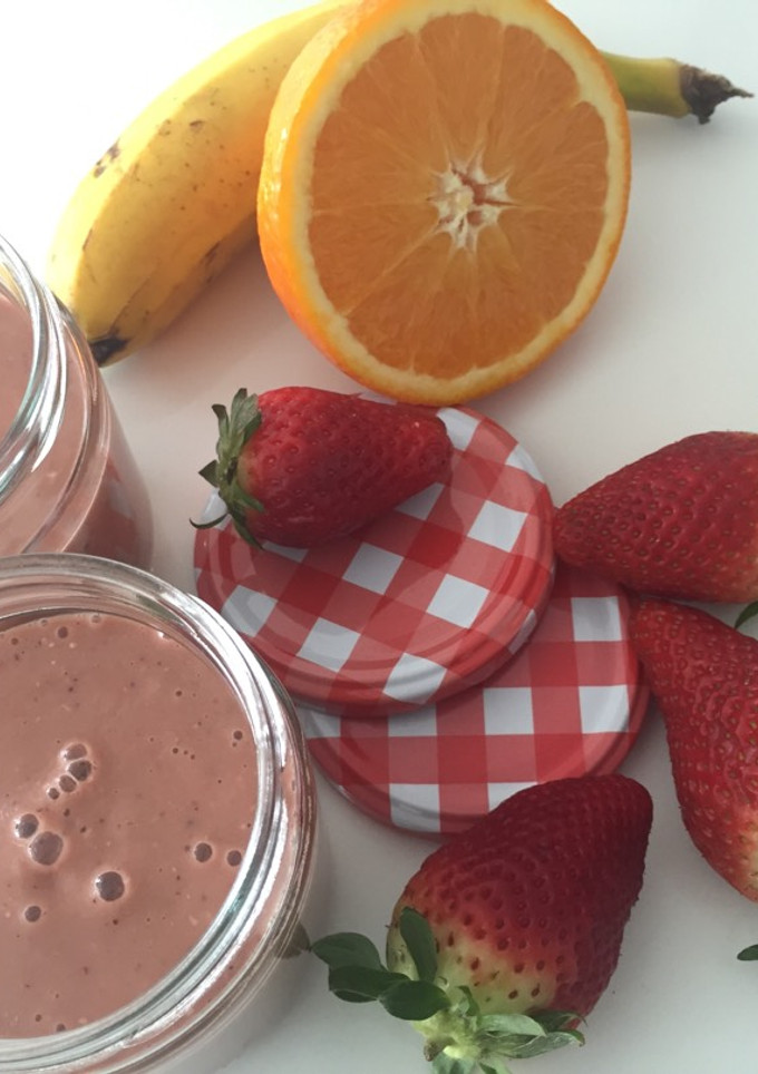 Una foto de Smoothie de frutas con yogur