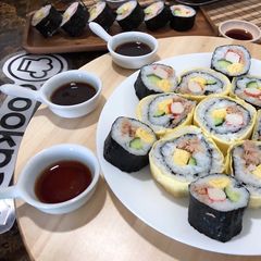 A picture of Japanese Sushi Roll.
