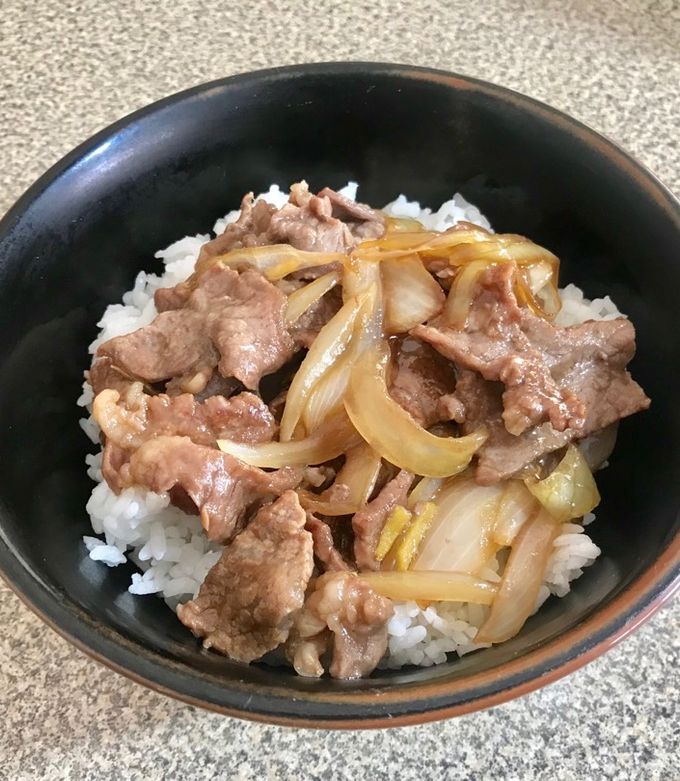 Una foto de Gyudon ~Tazón de Res Estilo Japonés~