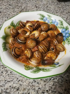 Una foto de Caracoles en salsa