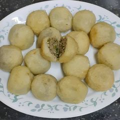 A picture of ફરાળી પેટીસ.