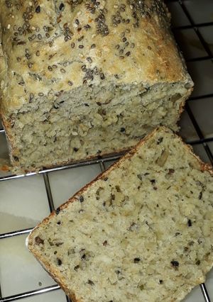 Una foto de Pan lactal c/ avena, semillas y orégano