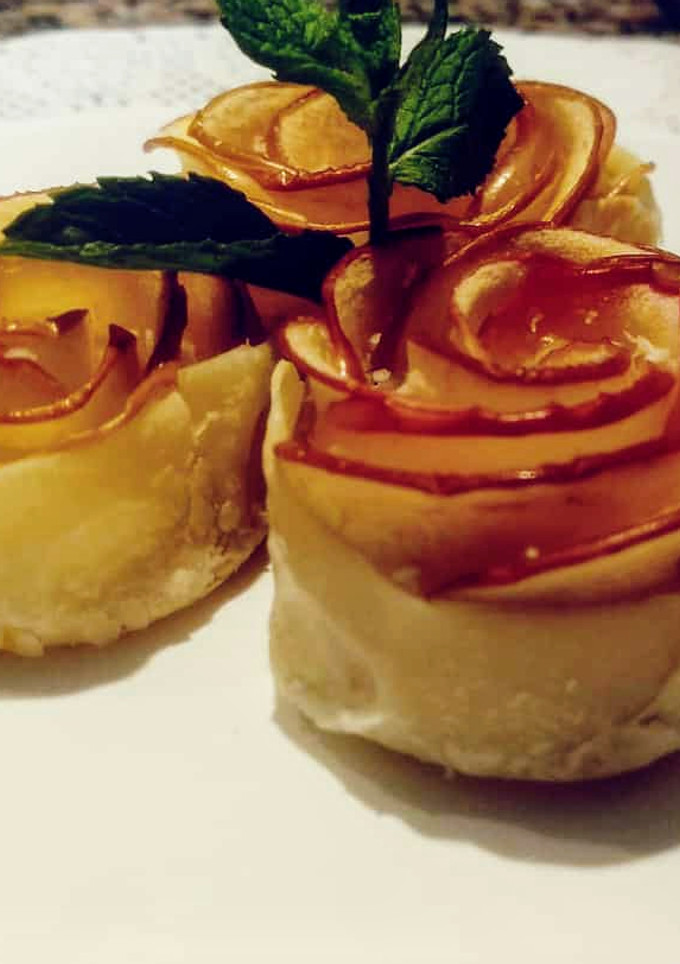 Una foto de Flores de manzana y hojaldre