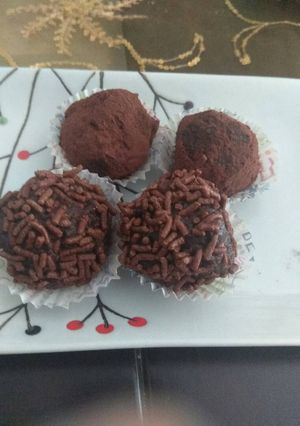Φωτογραφία της συνταγής Τρουφάκια με... ότι περίσσεψε