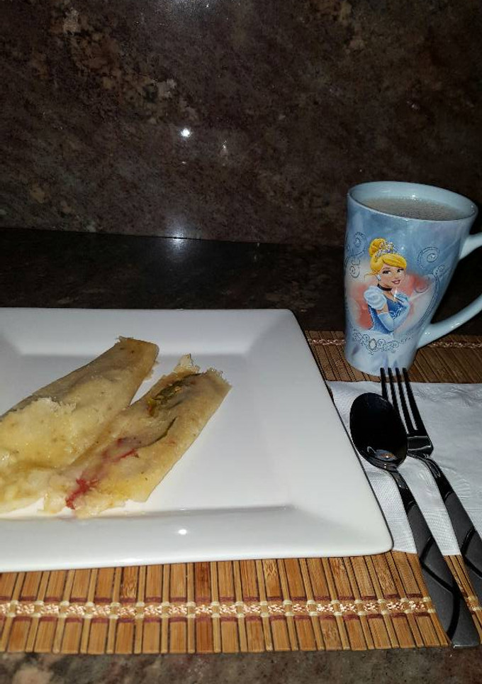 Una foto de Tamales de queso y rajas de jalapeños