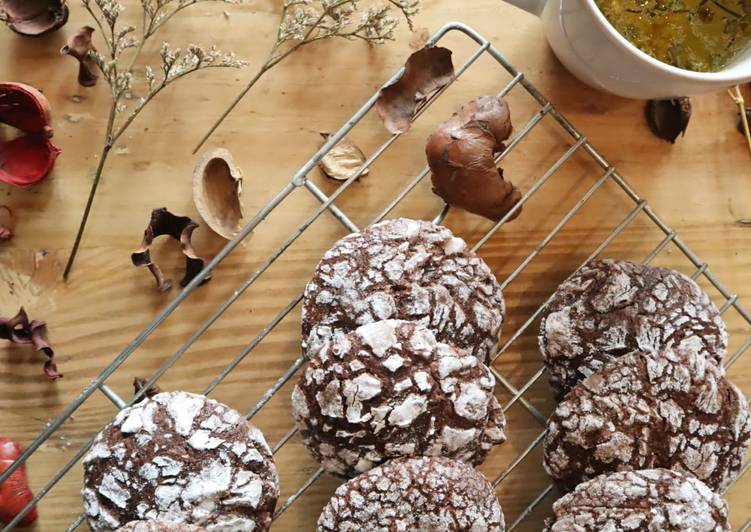 Resep @GURIH Chocolate Crinkle Cookies kue harian