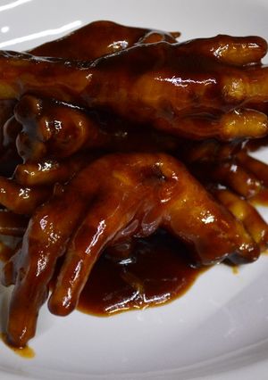 Una foto de Patas de pollo dulces 🤤 para chuparse los dedos