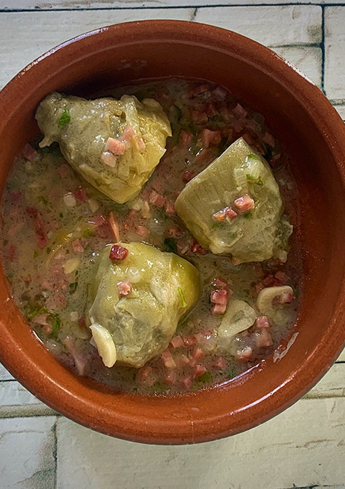 Una foto de Alcachofas con jamón