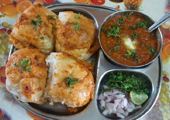 Spicy masala pav bhaji