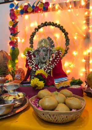 લાસા લાડુ (lasa ladu recipe in gujarati) રેસીપી મુખ્ય ફોટો