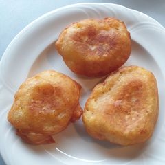 A picture of Banana fritter.