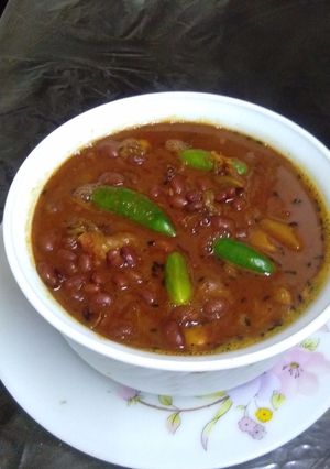 A picture of Rajma curry.