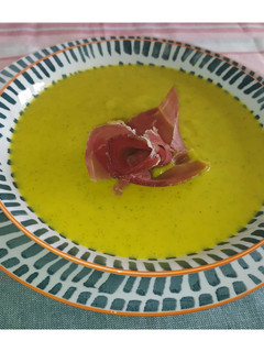 Una foto de Crema de calabacín 🥒🥒