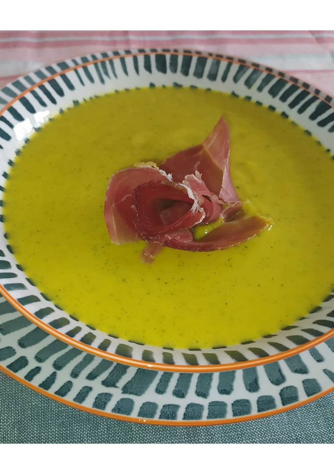 Una foto de Crema de calabacín 🥒🥒