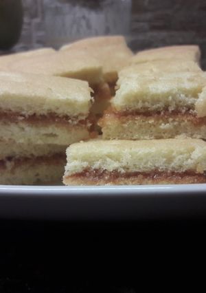 Lekváros piskóta szelet (gluténmentes) recept fotója