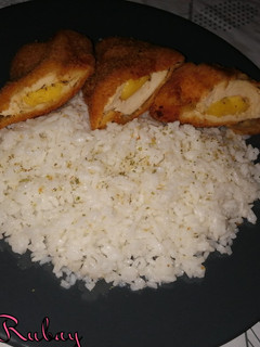 Sajtos kijevi csirkemell recept fotója