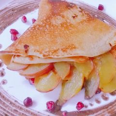 A picture of Caramalised Apple Crepes.