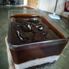 A picture of Oreo Desert Box Simple n dijamin enaakkk.