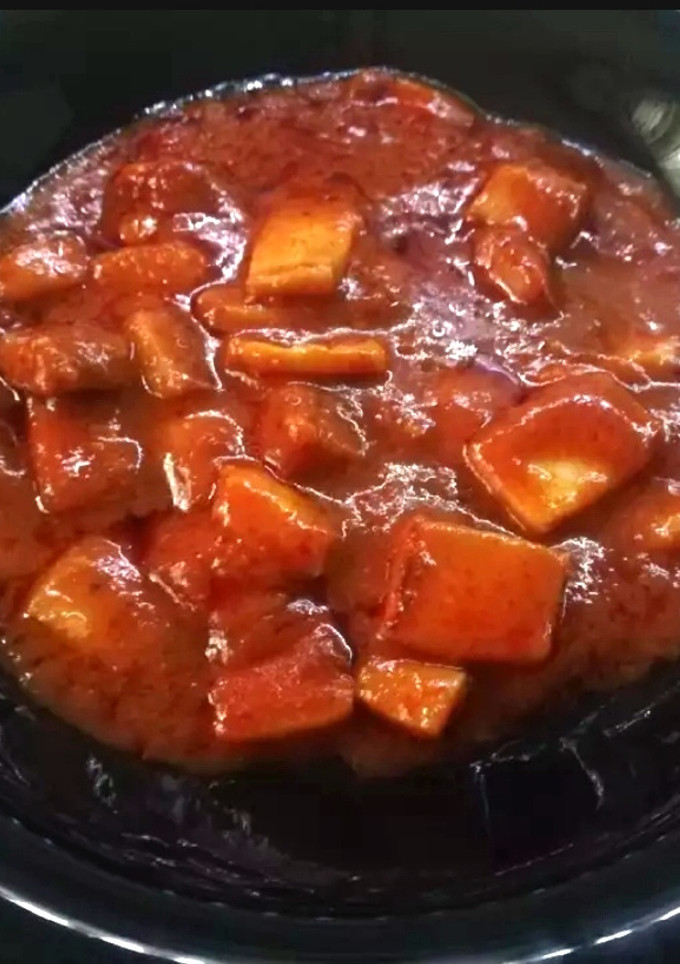Una foto de Chocos en salsa de pisto al vino tinto🍷