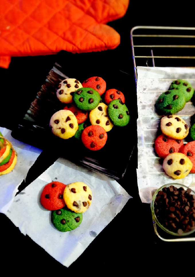சாக்கோ சிப் குக்கீஸ் (chaco chip cookies recipe in Tamil) செய்முறை முக்கிய புகைப்படம்