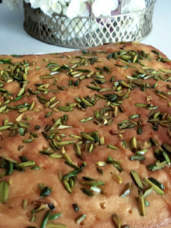 عکسی از دستور کیک مرطوب هل و گلاب و زعفران