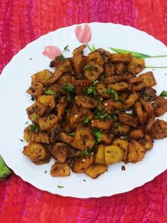 કાચા કેળાનું શાક (Raw Banana Shak Recipe In Gujarati) રેસીપી મુખ્ય ફોટો
