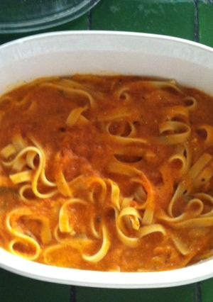 Una foto de Fettuccine a la albahaca